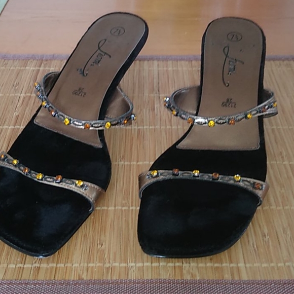Fancy Embellished Sandals - Picture 2 of 7